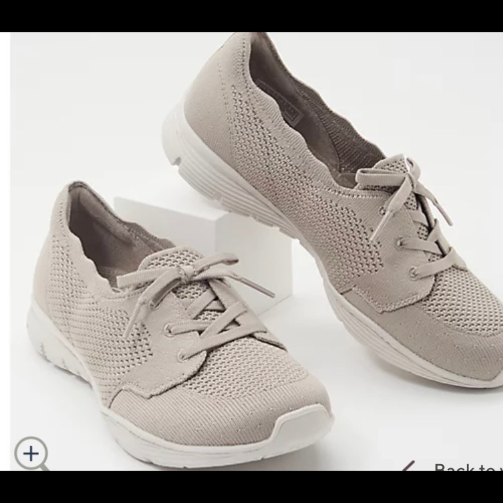 Sketchers memory foam sneakers 11w